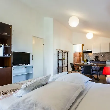 Marijana 80 Apartment Sukosan